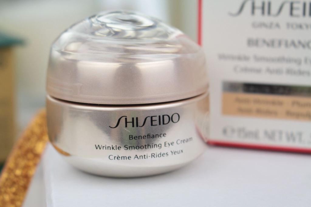 Крем для очей Shiseido Benefiance Wrinkle Smoothing Eye Cream